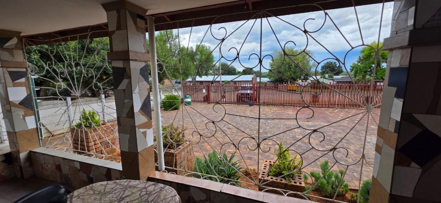 5 Bedroom Property for Sale in Elandia North West